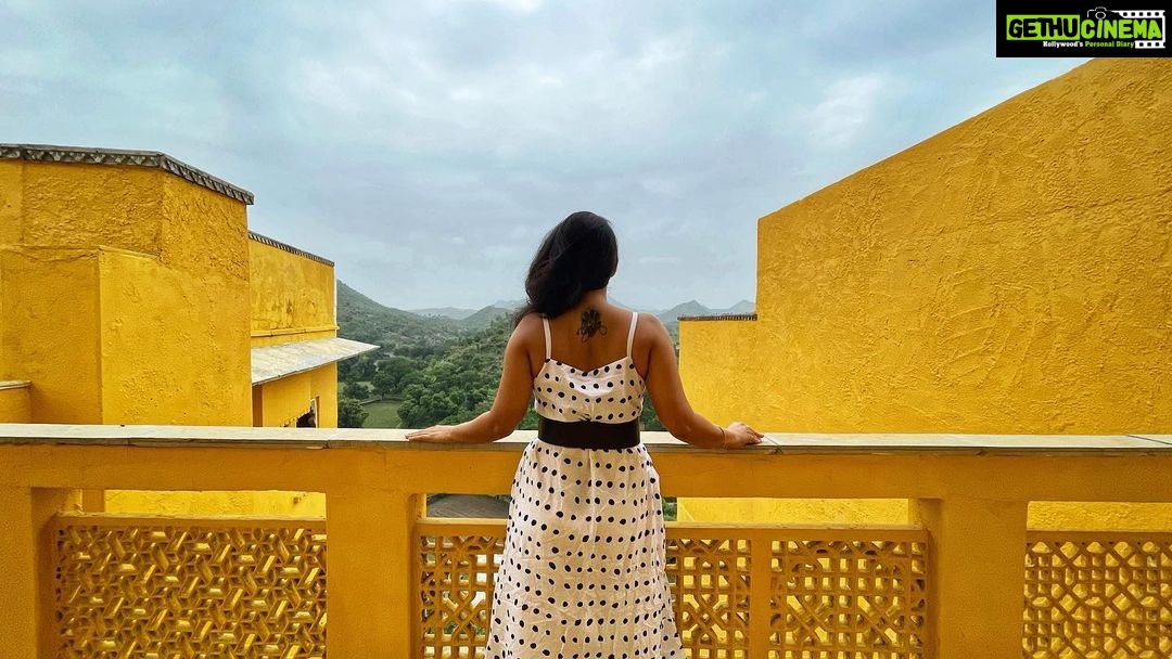 Sumona Chakravarti Instagram - There's a soothing melody about surrendering yourself truly and deeply to something close to you. It teaches you to unleash the rawest version of yourselves. It leads to creating a beautiful rythm as you learn to follow your heart and living life on your own terms. It becomes a magical journey about overcoming the fears within you, without a care for the world. And slowly a ray of light reaches you. A beautiful canvas is painted again in your heart. You crave for love and you find it in the madness of your being. 🌼🌻🌼 Thank you beautiful @thalassophilic.tinker ❤️🤗 Location : #raasdevigarh @raashotels #wanderlust #gypsysoul #desisolotraveller #incredibleindia #rajasthantourism #outlooktraveller #desitraveller #wanderlusttravel #travelgram #indiantourism #indianlandscape #storiesofindia #onefinerate