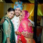 Sumona Chakravarti Instagram - ...n they lived happily ever after💕 Because true love always triumphs! Wishing u two a lifetime of infinite love & happiness. Happy Appy Days are here again. I love you two immensely & i feel grateful to have been a part of ur journey. Mwah.. 🥰 Mr & Mrs ❣️ . P.s Bombay will miss u lover 💘 ISKCON-Delhi