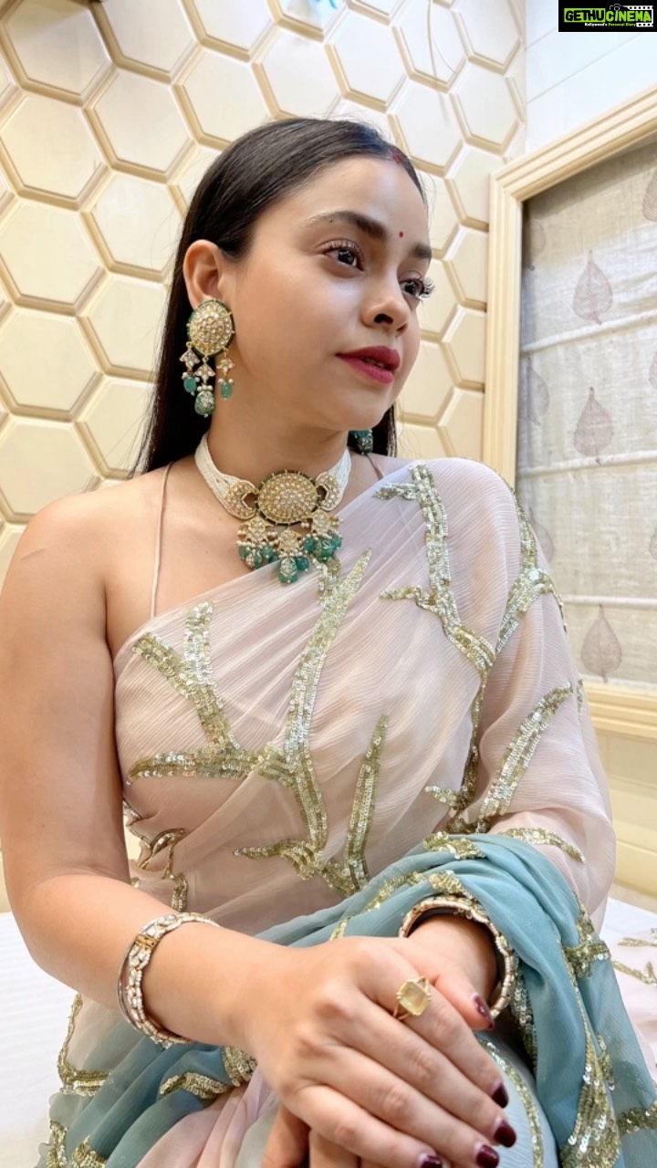 Sumona Chakravarti Instagram - Kappu ki Biwi aka BINDU ka Diwali look 💥💫🪔 #TKSS Wearing : @justchiffons Jewellery: @aquamarine_jewellery MUA : @rameshpanda.mua Hair : @hairbysharda Stylist: @sacorina Film City