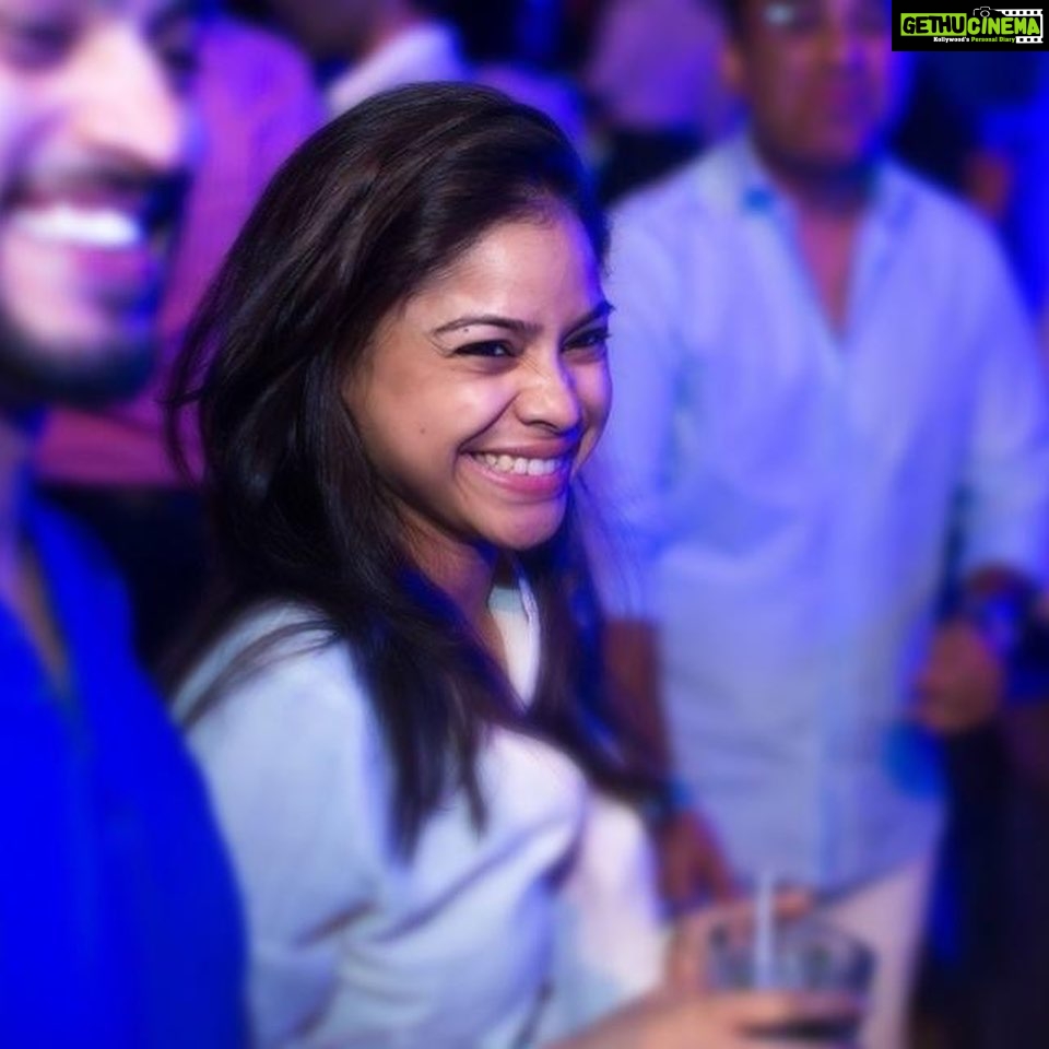 Sumona Chakravarti Instagram - बचपन से… Laugh out loud… . Live. Love. Laugh. ❤️🧡💛💚💙💜