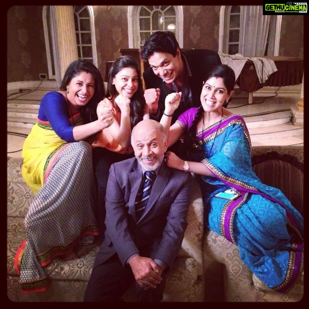 Sumona Chakravarti Instagram - Happy 10th Anniversary to a show that catapulted me into a household name. Bade Achhe Lagte Hain. A show that gave me my due as an actor, made me popular. BALH is my claim to fame. My role of Natasha/Nutz/choti remains closest to my heart. What a graph the character had over a span of 3 yrs. A show that was successful because of the makers, the writers, the creatives, the entire cast & crew. Thank u so much for showering us with abundance of love even after the show got over. ❤️❤️❤️ . #10yearsofBadeAchheLagteHain