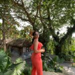 Sumona Chakravarti Instagram - Orange is the new black🦊🦀🍁☄️🧡 . #throwbackmemories #WhenIGotHavelocked #islandgirl #gypsysoul #desisolotraveller Jalakara