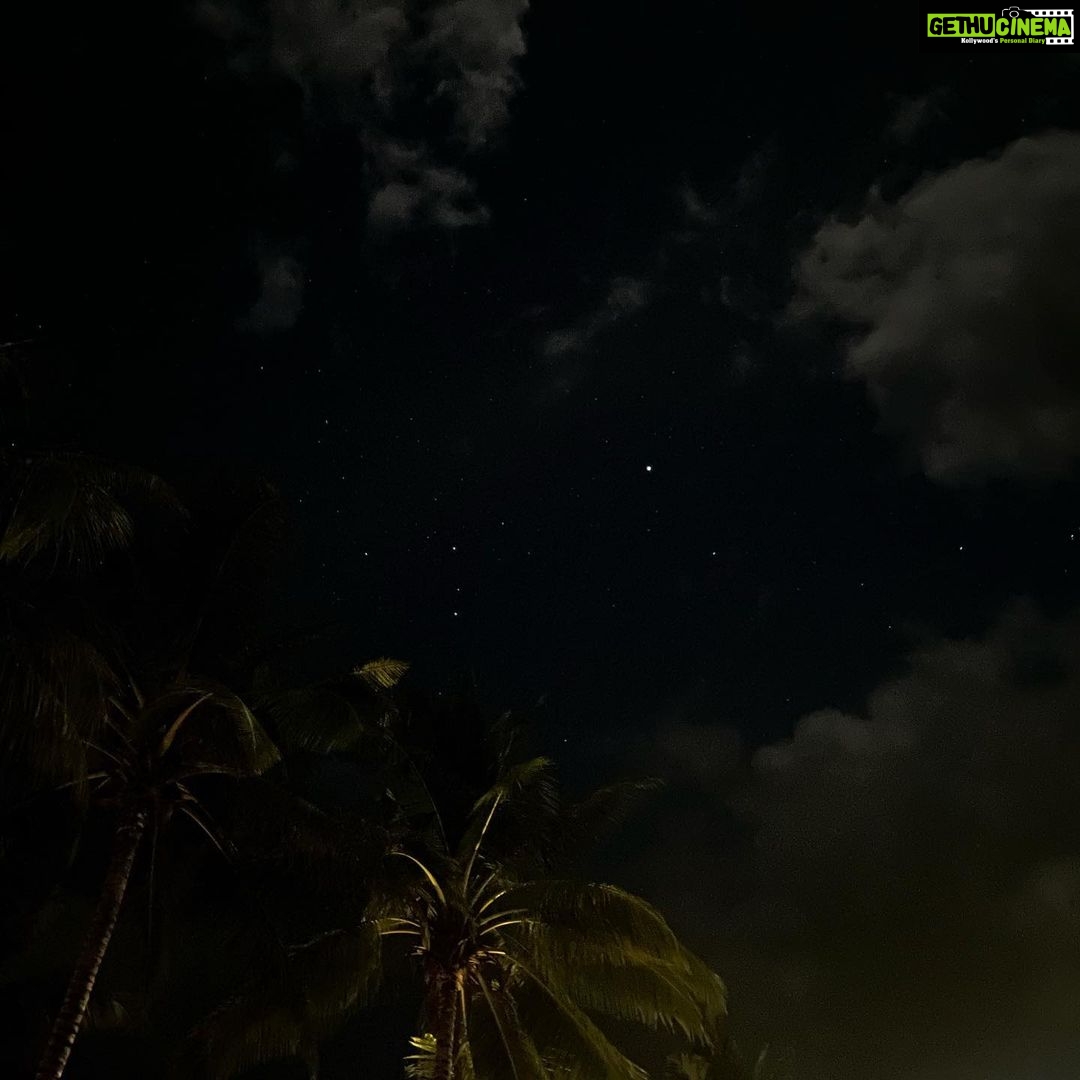 Sumona Chakravarti Instagram - All i wanted was to disappear for a while. Instead i found myself. Every single day for 16 whole days, my heart has been over flowing with immense gratitude. My good mornings & good nights were only about thanking the Universe for everything that i have, for all the things that I’ve lost, for all the things that ive gained. For all the pain & the love that i have experienced. To know what to hold on to & what to let go. In grim times like these, i managed to wade off fear, re build my emotional & mental health. For a solo trip, not once did i feel lonely at any given point in time. The solitude was blissful, but i got lucky to get to know a bunch of islanders & travellers who are not only super non judgemental of who u are, where u come from, what u do type but also inclusive; who i met as strangers but now consider to be my friends. A bond that has been sealed forever ♾ Woke up today with withdrawal symptoms of not being in Havelock. The immense love & gratitude that i feel for all of you is something i can never put in words. Thank you for making me a part of your lives. I love u all ♥️♥️♥️ @kirti.km @azar2608 @thalassophilic.tinker @the_andaman_dad @high_hat19 @balrajghai @zinstagran @chandni_a @trulynomadly ,Rohin, Goldie, Paru, Smita, JD, my dive instructor 42 & most importantly Ary- u have my heart kiddo ♥️ Till we meet again 💕 #HomeAwayFromHome . . P.s 📸 : Me #iphone12pro Havelock Island , Andaman and Nicobar Islands, India