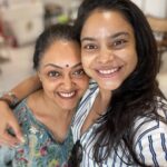 Sumona Chakravarti Instagram - Am blessed to have a few hoomans in my life who have got my back… This one @drrashmishettyra has got my skin. Haha.. (Bad one 🙃) From sharing the common love for plants, art, loose cotton clothing, to being ocd & not shying away from our grey hair …. She also takes care of my hair & skin because sometimes even the bengali genes need some extra TLC & support & the endometriosis is anyways there to create havoc from time to time… grrr… THANK YOU Rashmi for everything 🤗❤️ Also congratulations on the new beautiful clinic! N I’am being regular with my primrose n skin supplements 😝 Am summer ready 🌝💛 N that’s her secret weapon (last pic) @solskincorp