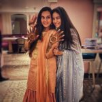 Sumona Chakravarti Instagram - ...n they lived happily ever after💕 Because true love always triumphs! Wishing u two a lifetime of infinite love & happiness. Happy Appy Days are here again. I love you two immensely & i feel grateful to have been a part of ur journey. Mwah.. 🥰 Mr & Mrs ❣️ . P.s Bombay will miss u lover 💘 ISKCON-Delhi
