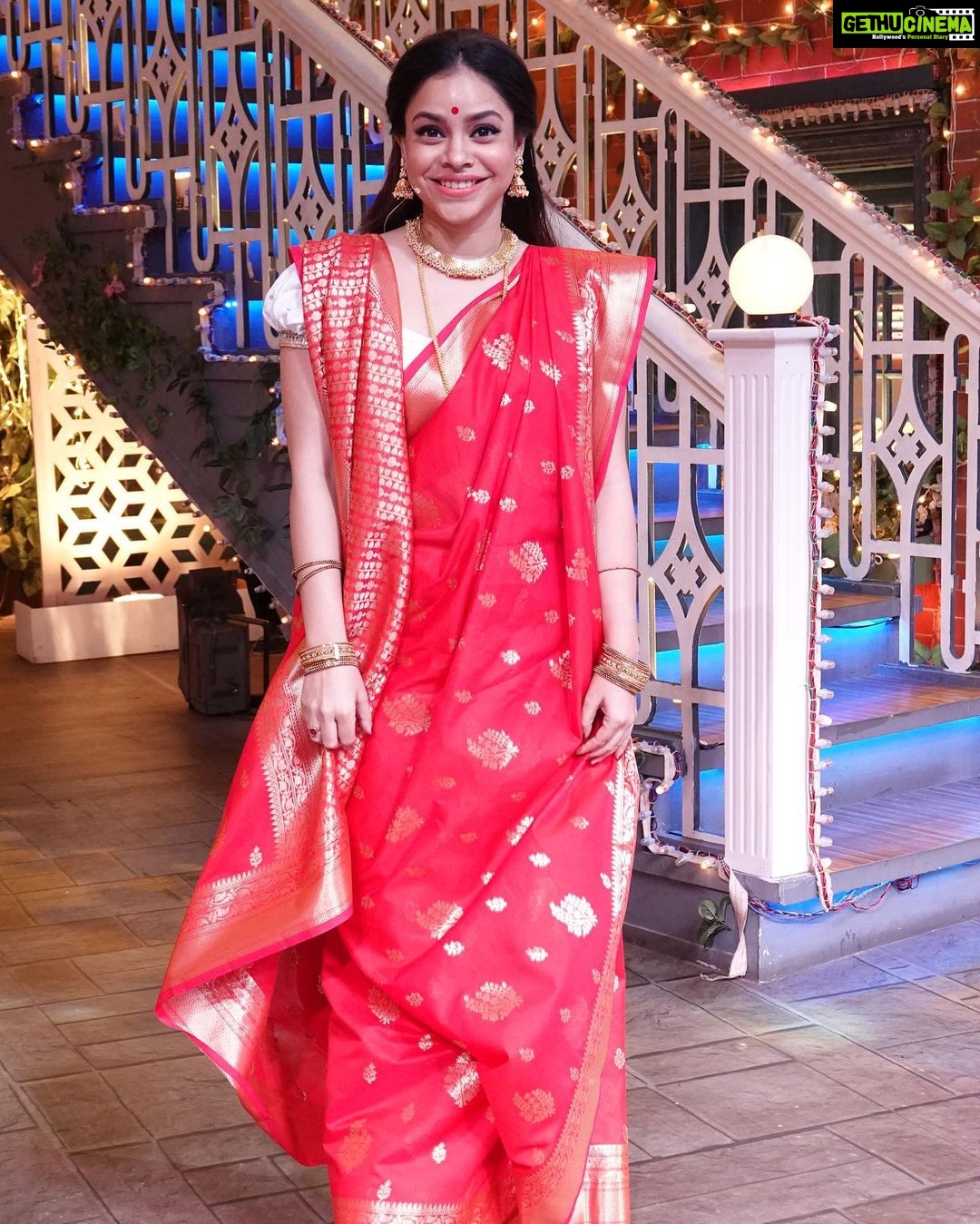 Sumona Chakravarti Instagram - iktu mishti doi please.... & a bangla chobi maybe.... 😉🤓 . . . Mua: @rameshpanda.mua Hair: @hairbyshardajadhav