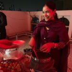 Sumona Chakravarti Instagram – Koi Golgappe khila do…
😋😋😋