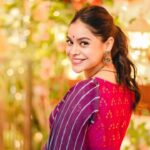 Sumona Chakravarti Instagram - Welcome Back - “KAPIL KI BIWI aka BINDU” 💗 Trying to make Bindu look pretty always @rameshpanda.mua & @hairbysharda 🙏🏻🤞🏽🪬 1 Day to go. Starting 10th Sept 2022 Every Sat & Sun 2130 hours IST only on SONY TV. #thekapilsharmashow 🧿💙 @banijayasia @sonytvofficial