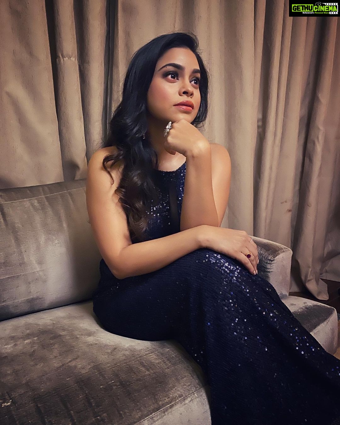 Sumona Chakravarti Instagram - Winter blues 🦋🌀💙