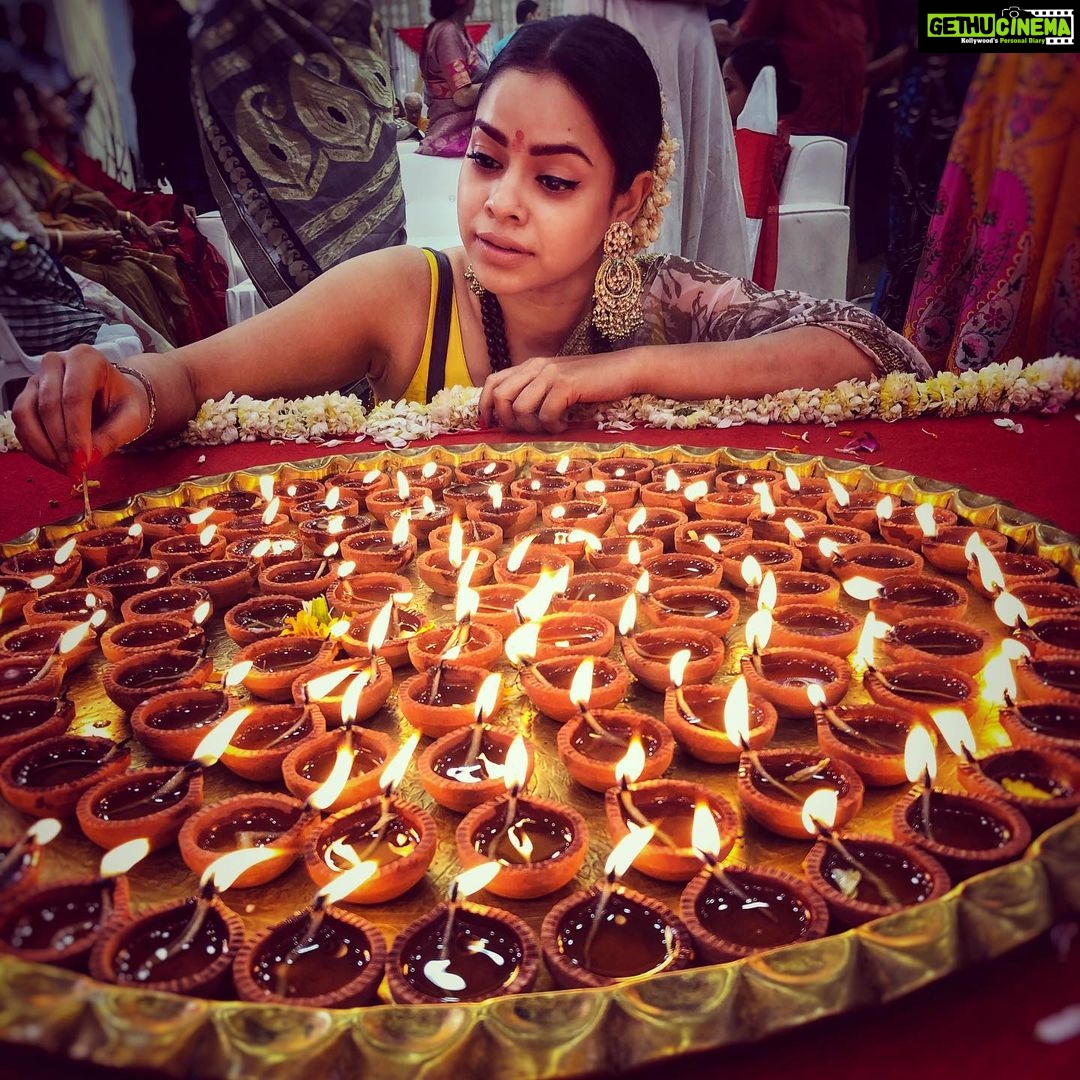 Sumona Chakravarti Instagram - ✨🎇🎆✨ . . #diwali2019 #indianfestival #loveandlight #diwali