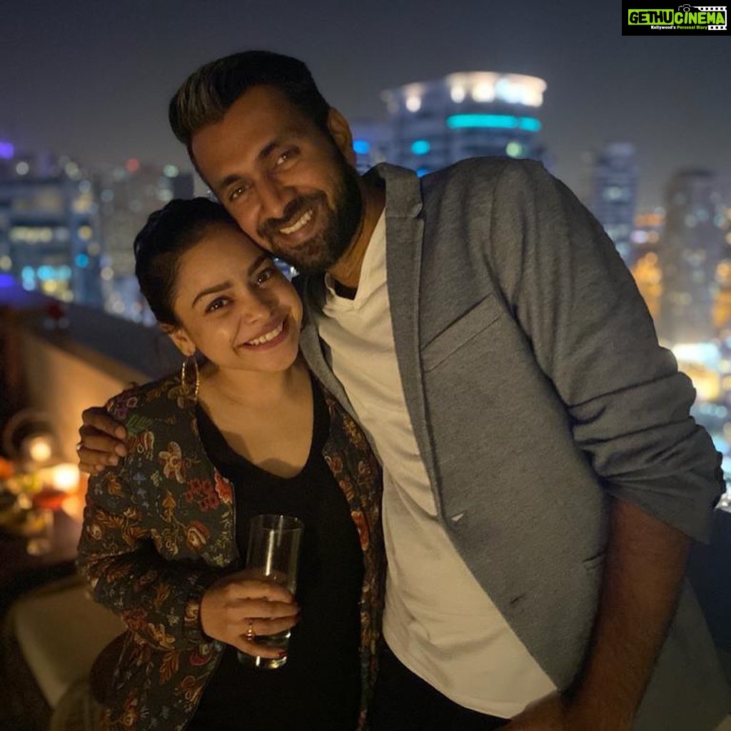 Sumona Chakravarti Instagram - Dubai Familia & Friends 💜☘️💚🌸