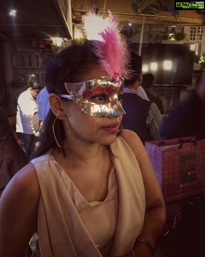 Sumona Chakravarti Instagram - Happy New Year from mine to yours 🧚🏼‍♀️🦄🐝🦋🌸💟 . . #happynewyear2020 Yazu