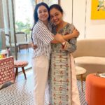 Sumona Chakravarti Instagram - Am blessed to have a few hoomans in my life who have got my back… This one @drrashmishettyra has got my skin. Haha.. (Bad one 🙃) From sharing the common love for plants, art, loose cotton clothing, to being ocd & not shying away from our grey hair …. She also takes care of my hair & skin because sometimes even the bengali genes need some extra TLC & support & the endometriosis is anyways there to create havoc from time to time… grrr… THANK YOU Rashmi for everything 🤗❤️ Also congratulations on the new beautiful clinic! N I’am being regular with my primrose n skin supplements 😝 Am summer ready 🌝💛 N that’s her secret weapon (last pic) @solskincorp