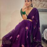 Sumona Chakravarti Instagram - Rise & Shine! 🌝🪴🌻💚 Gooooood Morningggggg !!! For #thekapilsharmashow #tkss Wearing: @the_haelli Hair: @hairbysharda Make up: @rameshpanda.mua & @sonamvaghani.mua Stylist: @sacorina Last 2 pictures 📸: @simrangill_photography