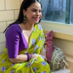 Sumona Chakravarti Instagram - Rise & Shine! 🌝🪴🌻💚 Gooooood Morningggggg !!! For #thekapilsharmashow #tkss Wearing: @the_haelli Hair: @hairbysharda Make up: @rameshpanda.mua & @sonamvaghani.mua Stylist: @sacorina Last 2 pictures 📸: @simrangill_photography