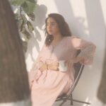Sunanda Sharma Instagram - Mujhe ek DAUR se MOHABBAT hai..🕊 . . 📸 @kartik.arora720 Makeup @makeupbyharpyvirk 👗 @hasliofficial