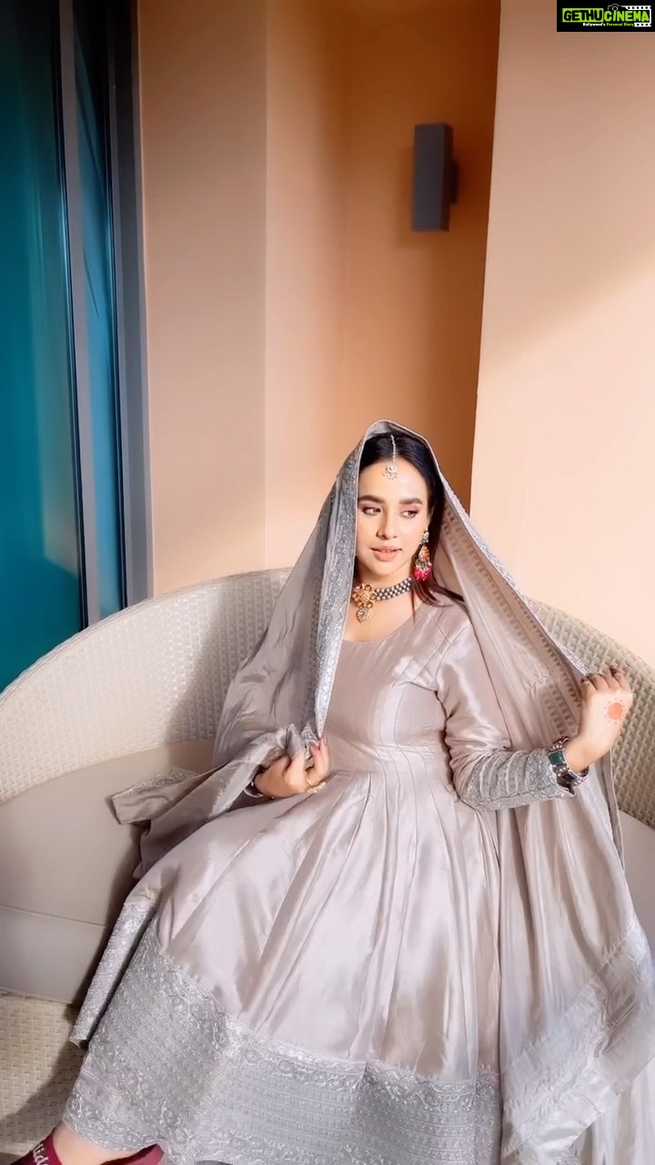 Sunanda Sharma Instagram - Haaaaaaye 🫠❤️ . . Poshak @saggiphull_by_tulika_heer 💎 @anaghaartsnjewels