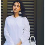 Sunanda Sharma Instagram - ᴡᴏʜ ʟᴀᴜᴛ ᴋᴀʀ ᴀʏᴀ ʜᴀɪ ᴍᴀɴᴀɴᴇ ᴋᴏ, Sʜᴀʏᴀᴅ ᴀᴀᴢᴍᴀ ᴋ ᴀʏᴀ ʜᴀɪ Zᴀᴍᴀɴᴇ ᴋᴏ 🕊 . . Wearibg my fav kurta from @ybq.designstudios @yousufbashirqureshi