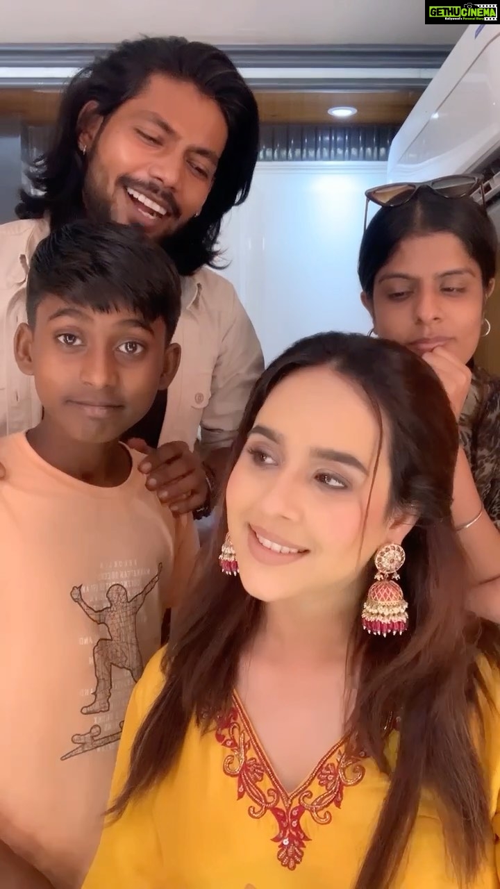Sunanda Sharma Instagram - Haste huye kitne ache lagte hain na hum🤡 . . #reels #sunandasharma #instagood #funnyvideos