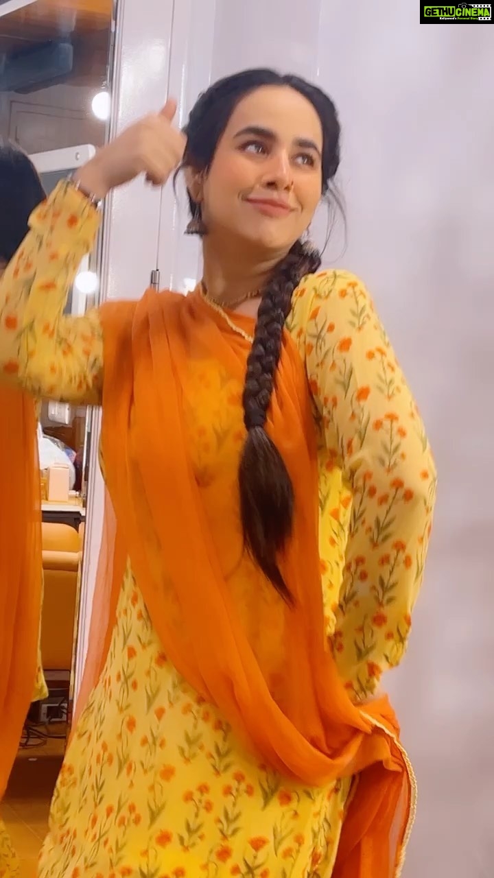 Sunanda Sharma Instagram - Vanity diaries 🙂💛 . . #reels #sunandasharma #punjabisongs #instagood