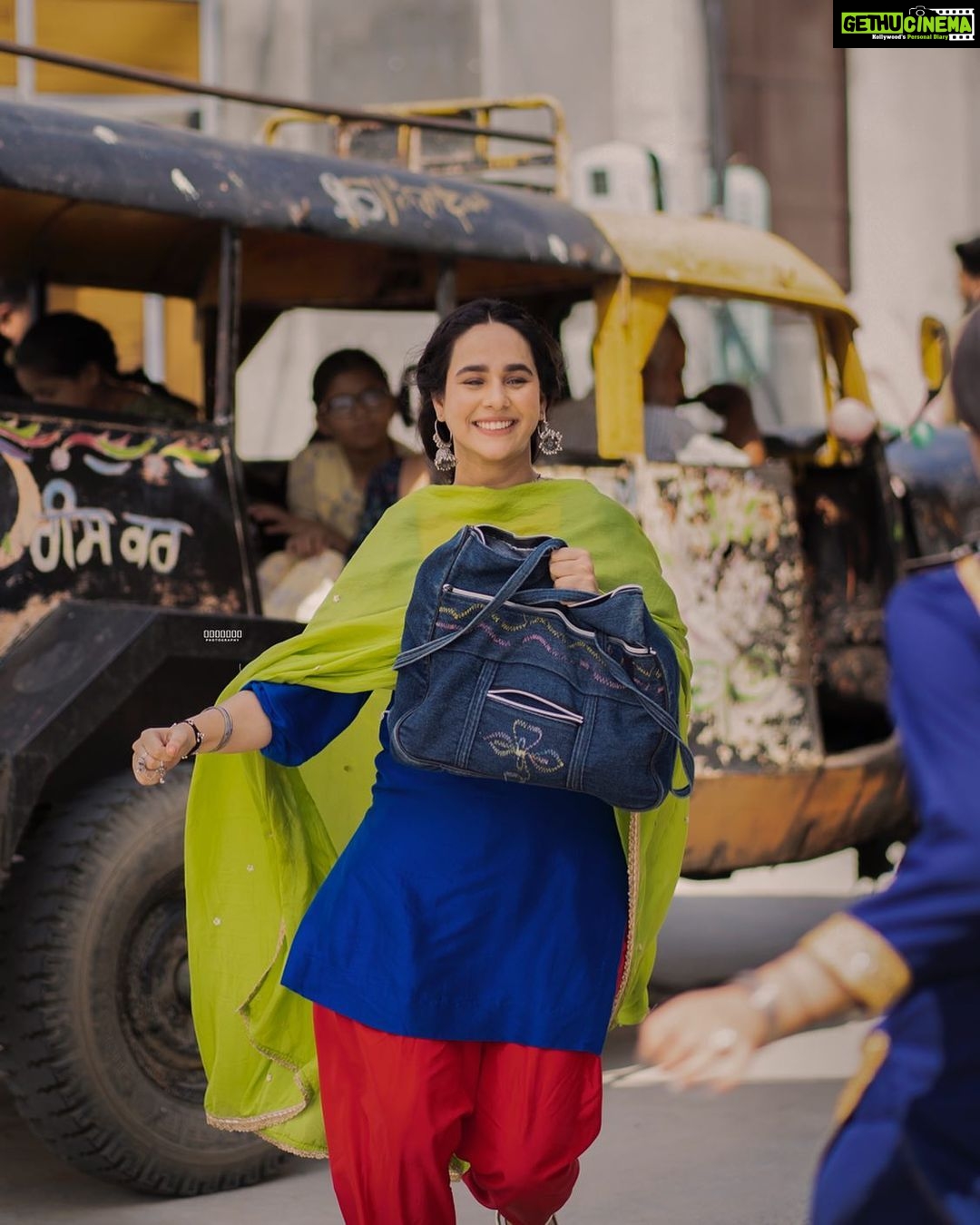 Sunanda Sharma Instagram - ᴏʜɴᴇ ᴋᴏᴋᴀ ᴅɪᴛᴛᴀ, Mᴀɪɴ Dɪʟ ᴅɪᴛᴛᴀ.. Tᴇ Gᴀʟʟ Mᴜᴋᴋɪ Pʏᴀᴀʀ Tᴇ 🫠❤️