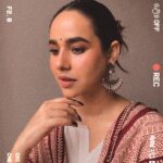 Sunanda Sharma Instagram - यदि वह तुम्हें बेहतर, सुंदर और सरल नहीं कर रहा है, तो चाहे जो हो, वह प्रेम नहीं है..। 🌷 🌷 Yadi woh tumhein behtar, sundar aur saral nahi kar raha hai, Toh chahe jo ho, woh prem nahin hai..!