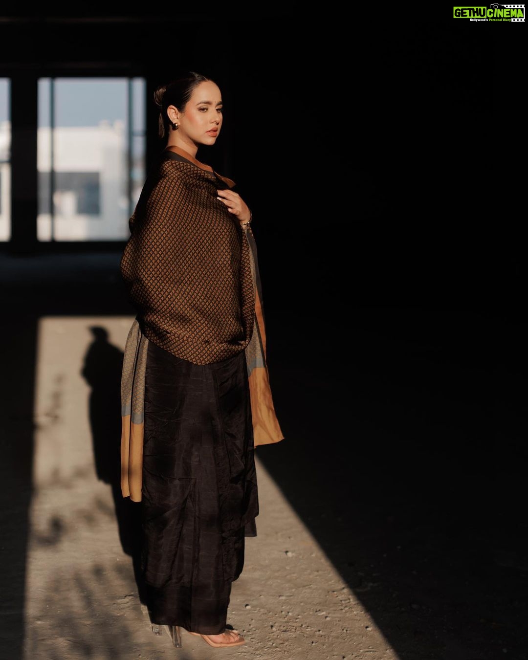 Sunanda Sharma Instagram - Try new perspectives ✨⚡️ . . Styled myself in a beautiful outfit by @ampmfashions Shot by amazingly talented @chintanmalhotra 📸 Beauyiful makeup by very talented @satpreetkaurmakeovers Sleek hair by @hairfyvivek
