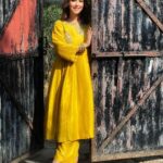 Sunanda Sharma Instagram - तुझे बार बार देख कर एहसास हुआ, इश्क़ पहले भी हुआ है,पर तुझसे कुछ ख़ास हुआ..। . . @saggiphull_by_tulika_heer @vbhushan.adornments