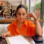 Sunanda Sharma Instagram – Main jaandi an tu har duje din DELHI kaahto jaanai🫤
Thanks for 5 million on 9-9 mashukan..🐥🌸