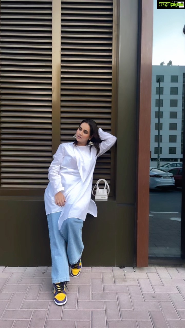 Sunanda Sharma Instagram - Hass k haasa lutteya mera 💫💚 . . #sunandasharma #reels #favsong