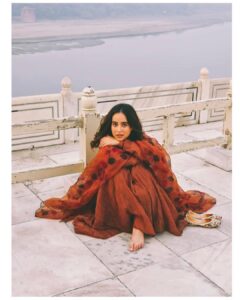 Sunanda Sharma Instagram - किसी शाम बैठ जाओ ना मेरे संग, उस चाँद को जलाने का इरादा है ..।🌙🤲🏼 . . Kisi shaam baith jao na mere sang, Us chaand ko jalane ka iraada hai..! Suit @hasliofficial