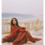 Sunanda Sharma Instagram - किसी शाम बैठ जाओ ना मेरे संग, उस चाँद को जलाने का इरादा है ..।🌙🤲🏼 . . Kisi shaam baith jao na mere sang, Us chaand ko jalane ka iraada hai..! Suit @hasliofficial