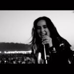 Sunanda Sharma Instagram - Gimme my 🎤 . . 📸 @pramxpravi #sunandasharma #livestage #reels #insta