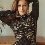 Sunayana Fozdar Instagram - Magic in the air 🪄 #hellofebruary ♥️ . . . . 📷 @ibphotography27 Outfit: @myfywish Styling: @styling.your.soul