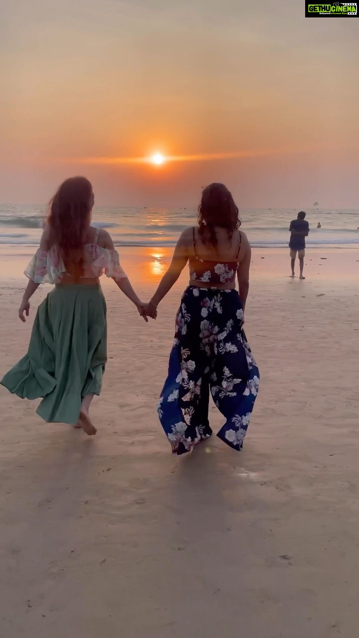 Sunayana Fozdar Instagram - What a year you’ve been ..one of those years I will never forget 😊 You’ve been strict Teacher😂…but also given me moments that will Stay with me forever..💕 Thank you for this Rollercoaster!🎢 #lastmonth2022 #december2022