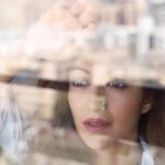 Sunayana Fozdar Instagram - Every Mind Perceives a different Beauty …which makes everything so beautiful ❤️ This one is “A Girl in the City “ kind of vibe ! I See myself through the Eyes of different cinematographers …. 🎥 - @girish_rajput_photography Hair - @abidansanri Team - @greenlight__media