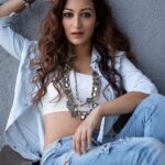 Sunayana Fozdar Instagram - She’s Mad she’s magic …There’s no lie in her Fire - Charles Bukowski. This Song is A whole mood 🎶 . . . . 📷 - @girish_rajput_photography Accessories: @jewelin.in Hair - @abidansanri Team - @greenlight__media