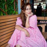 Sunayana Fozdar Instagram - Dheere dheere se Kho Gaye 🎵🌸 Outfits:@polagoclothing Pr :@socialpinnaclepr 🎥 @veestudio.in Muah @kshitija_bhoyar 📍 @theterrace.amaidenaffair Team: @greenlight__media