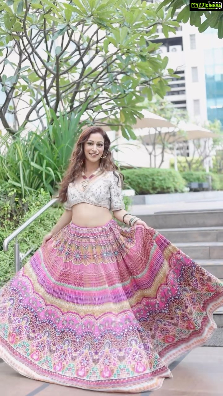 Sunayana Fozdar Instagram - Can’t Get enough 🥰 of this Look! Lehenga twirling is a mandate ! And This Song 💕☺️ #nomondayblues #lehengalove . . . . . . 📷 - @akshayrathodphotography Muah - @celebsmakeupbysejal Outfit - @pariscreation7 Jewellery - @sejalthakkarcreation X @maxplus_jewels 📍 - @courtyardmumbai Team - @greenlight__media #manikemagehithe #hayeyehmeriankhen #reelsinstagram #lehengainspiration #weddingoutfitideas