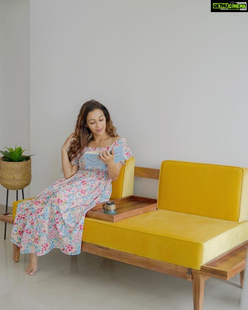 Sunayana Fozdar Instagram - One More excuse to be a Couch Potato!☺️ “Me Time” Just Gets better with my utility Minika Sofa from @furnmillindia !💛 #furnmill #sofa #utilityfurniture #sofadesign