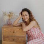 Sunayana Fozdar Instagram - While my bedroom is my cozy corner,I couldn’t help but feel that some thing is missing🤔 That’s when I came across this stunning bedside table from @furnmillindia And that’s it! It was all my cozy corner ever needed 🥰 With its compact shape and edgy appeal, the Greek Bedside Table has added a much needed glow to my room, and it’s more convenient than I could ever imagine. I’m already a fan, why don’t you check it out too? #furnmill #bedsidetable #bedroomdecor #utilityfurniture