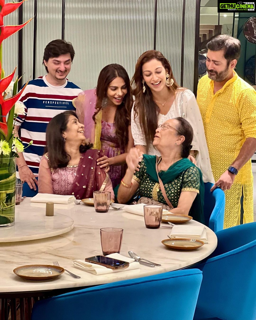Sunayana Fozdar Instagram - Happiness is celebrating Diwali with Loved Ones🪔 What better Than a Room that is filled with Love,Laughter and Joy ❤️ Thank you @musaafer.india For hosting Us With your delicious Indian Cuisine and Warm Hospitality!!!!🤩 Tanvi’s outfit : @aachho Styled : @dinky_nirh