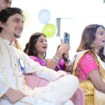 Sunayana Fozdar Instagram - This is What Happiness looks like!! @aadityakapadia @tanvithakker ♥️ abhi Toh party shuru hui Hai👨‍👩‍👧 Aanewaala yeh keh nahi paayega “Swaagat nahi karoge Hamara”🤘🥰 #swagseswagat #godhbharai