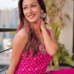 Sunayana Fozdar Instagram - अन्दाज़ अपना देखते हैं आईने मैं वो…कभी ज़ुल्फ़ें संवार कर कभी ज़ुल्फ़ें बिगाड़ कर !☺️ Summer ethnic feels @indya