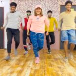 Sunita Gogoi Instagram - Who m i!!!!! @iamsandy_off 💃🕺 Thankyou Thambisss ❤️ for d spontaneous action @prathapkumar_official @sanjay_choreographer_ @balajilyon @karthik_epic #prince #reels #trending