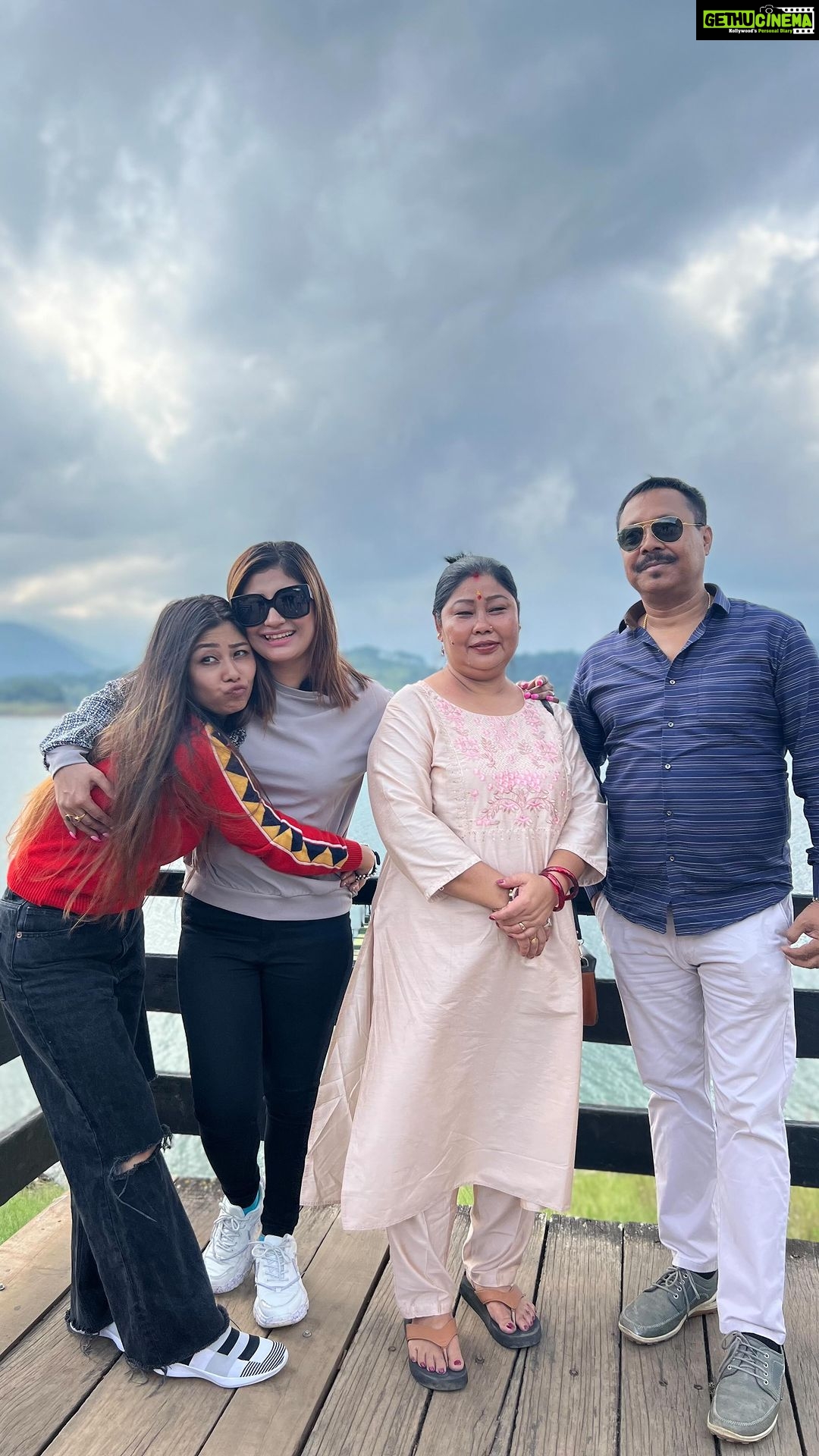 Sunita Gogoi Instagram - FAMILY IS EVERYTHING ๐จโ๐ฉโ๐งโ๐ง #homesick