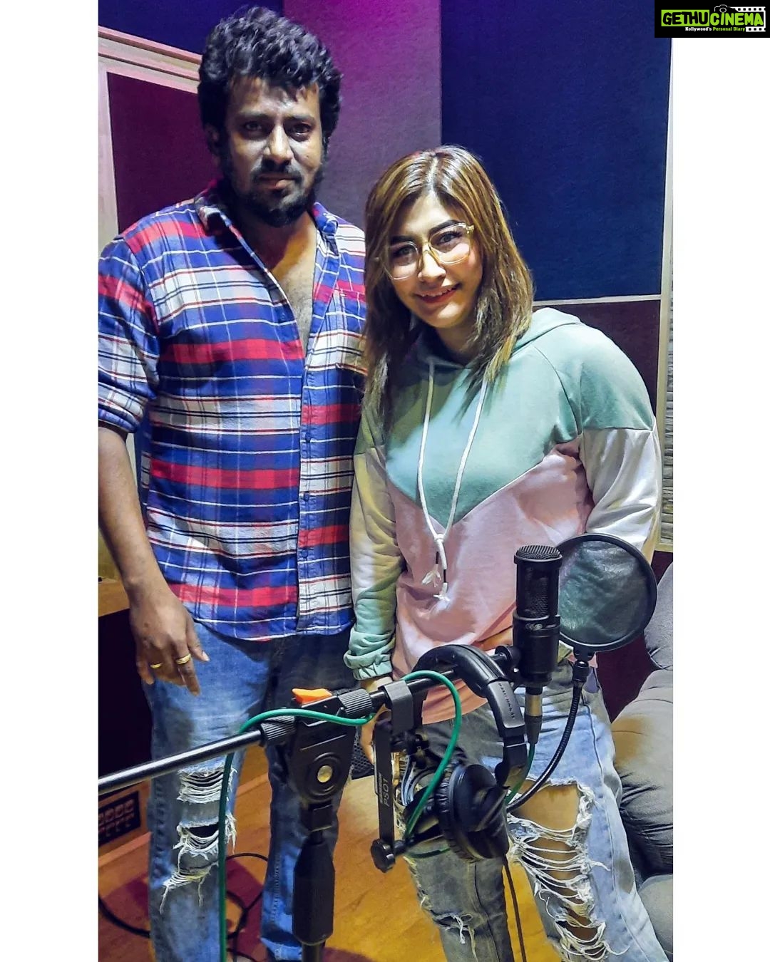 Sunita Gogoi Instagram - 😊 Happy to announce that we have completed our movie 📽 dubbing. Soon to be released. Need all your support 🙂🙏🏼 ( Please dont mind our tired faces ☹ ) #director #filmmaking #kollywood #tamilcinema #releasingsoon #dubbing #nightwork #workmode