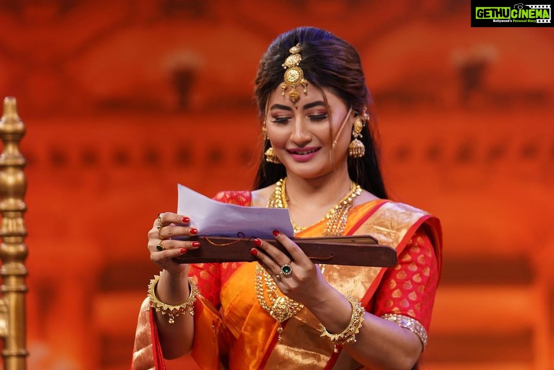 Sunita Gogoi Instagram - An amazing Experience came to an end beautifully ..Thankyou to d whole team n crew members for puttin up a wonderful show. Special thanks to my director @duraiadams for alwz hvng faith in me🙏 RAJUVOOTLAPARTY