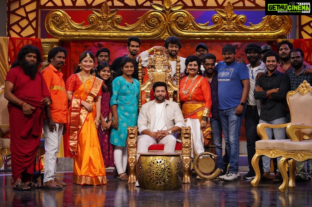 Sunita Gogoi Instagram - An amazing Experience came to an end beautifully ..Thankyou to d whole team n crew members for puttin up a wonderful show. Special thanks to my director @duraiadams for alwz hvng faith in me🙏 RAJUVOOTLAPARTY