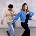 Sunita Gogoi Instagram - During Breaks what we do 💃🕺 With dis passionate #AD #littlebrother #trending #trends #movie #shoot #break #time
